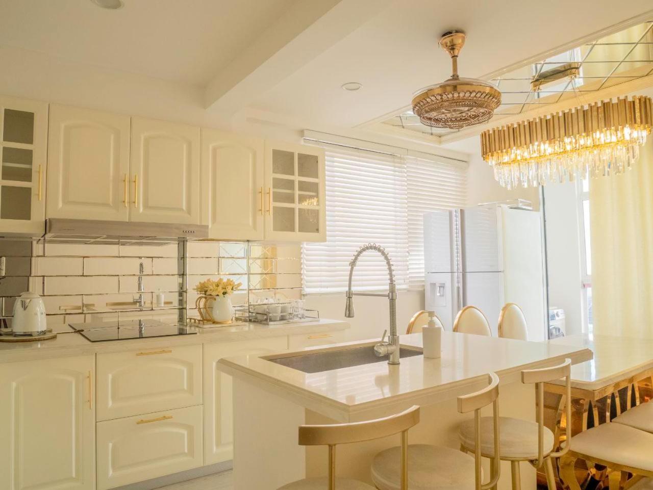 Beachfront Seaview Apartment Male Ngoại thất bức ảnh